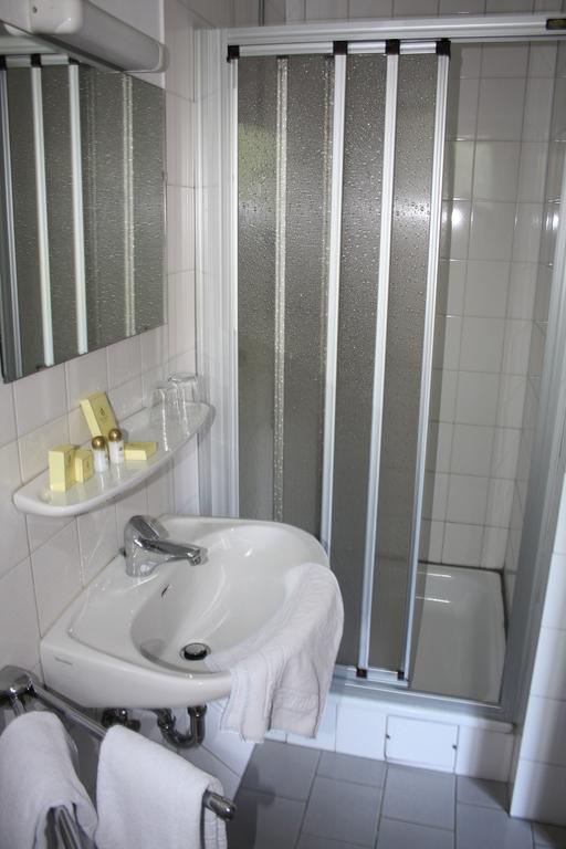 Hotel Haus Hubertus Schneverdingen Zimmer foto